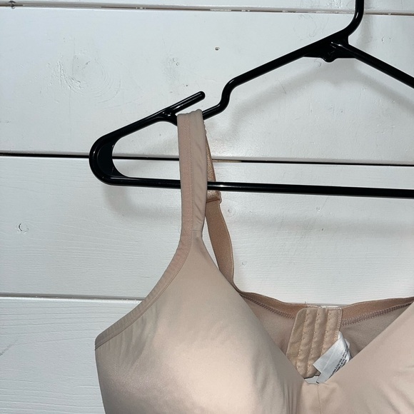 VOGLIO - Nude Bra (42DD) - Picture 4 of 8